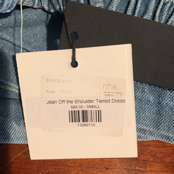 NWT Fame Istanbul Jean Off the Shoulder Tiered Dress Size S - Picture 4 of 4